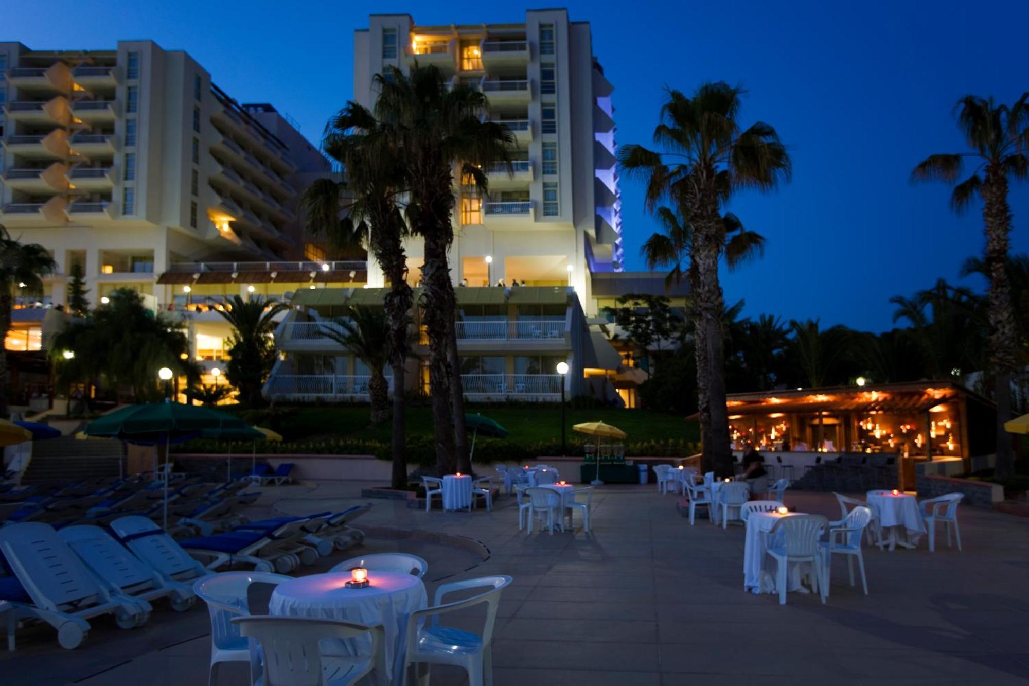 Fantasia Deluxe Hotel Kusadasi Exterior photo