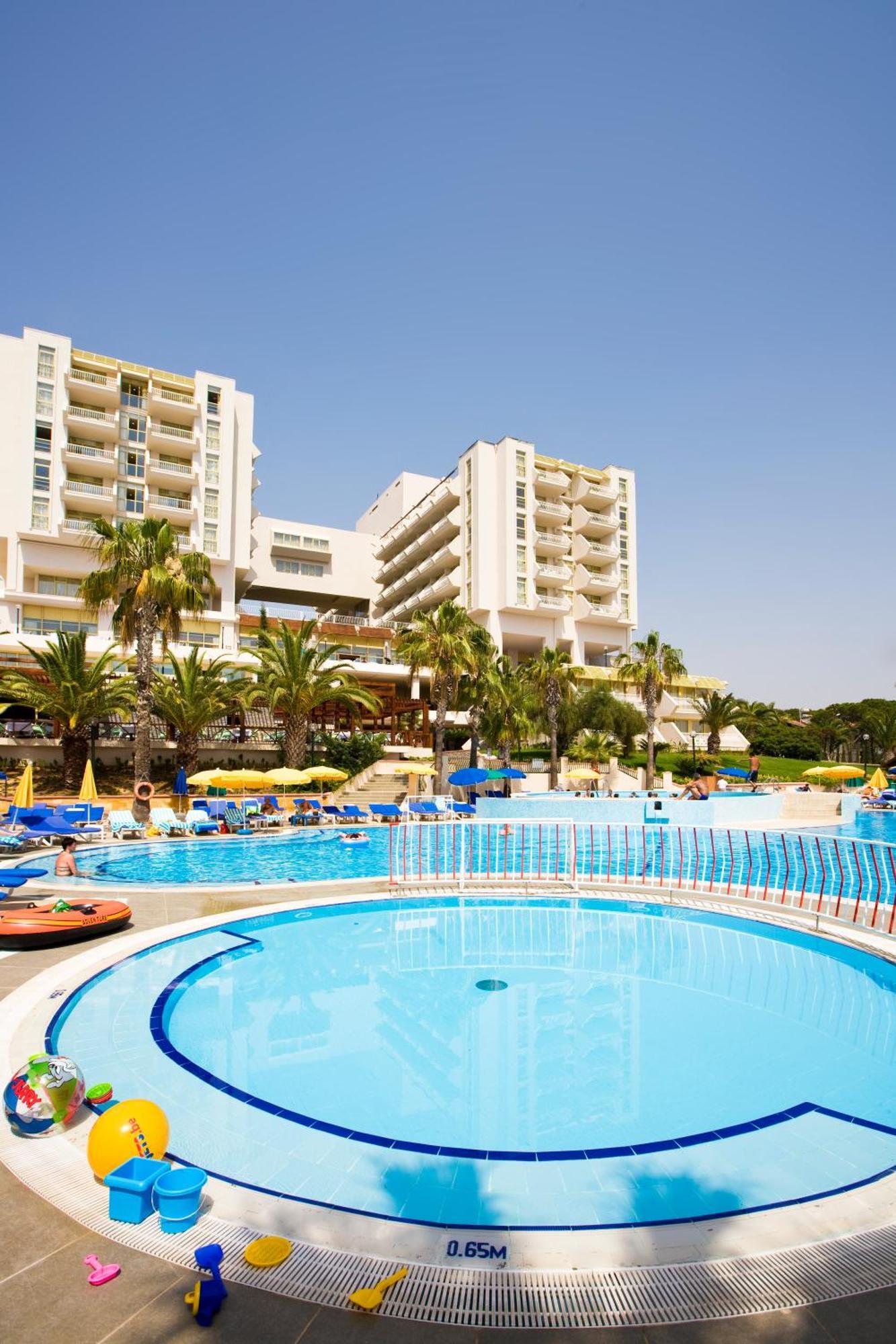 Fantasia Deluxe Hotel Kusadasi Exterior photo