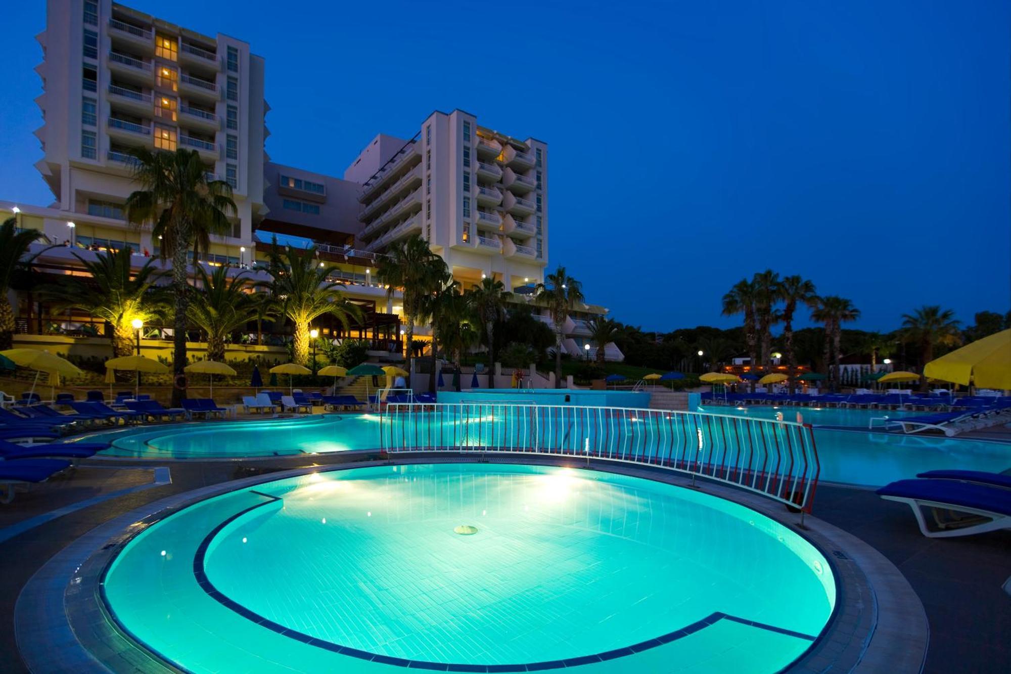 Fantasia Deluxe Hotel Kusadasi Exterior photo