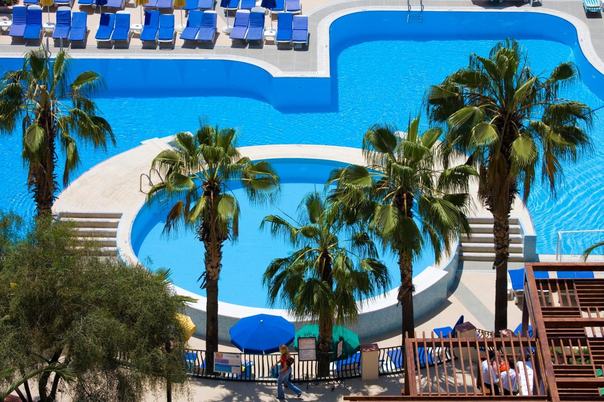 Fantasia Deluxe Hotel Kusadasi Exterior photo